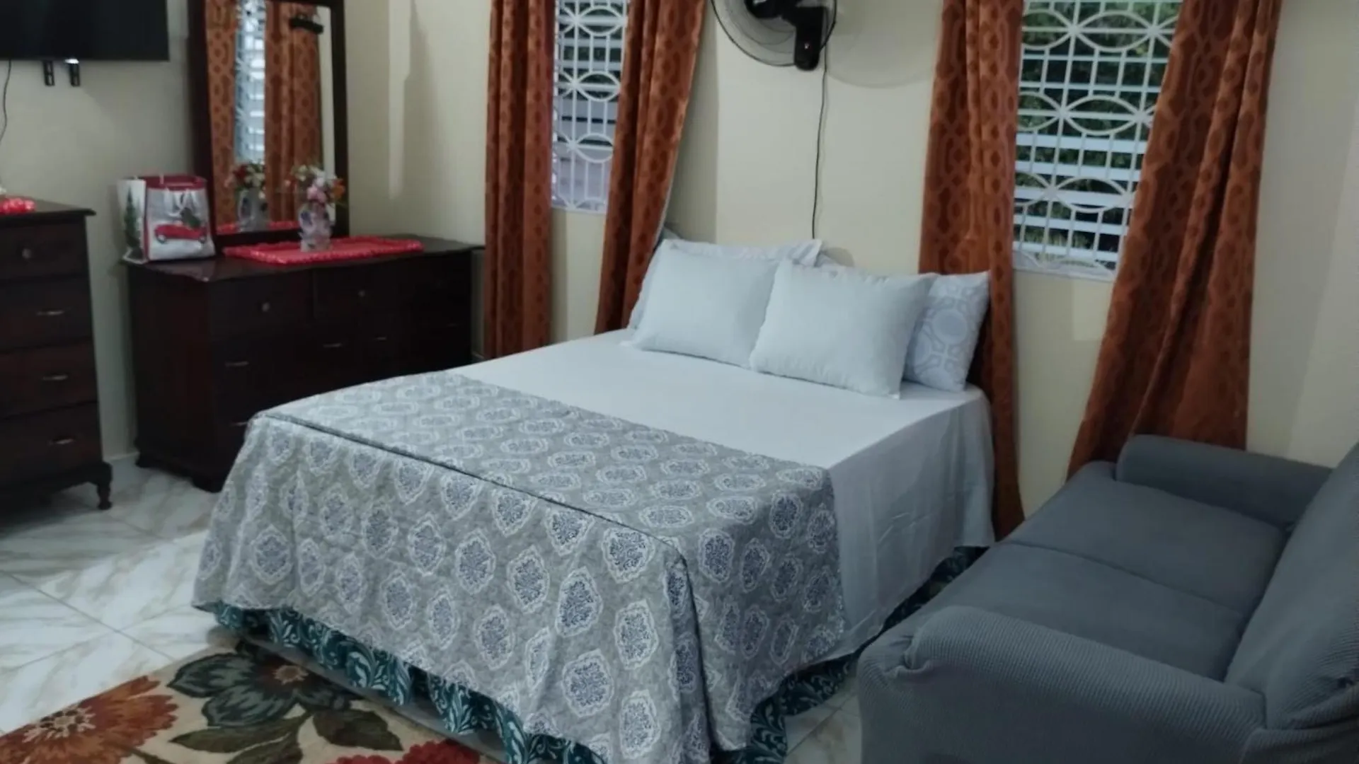 Diana'S Portmore Retreat